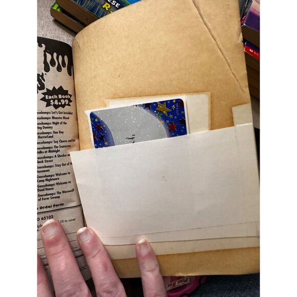 R.L. Stine Goosebumps Ghost Beach Paperback Book Unnumbered Vintage READ - Picture 13 of 13